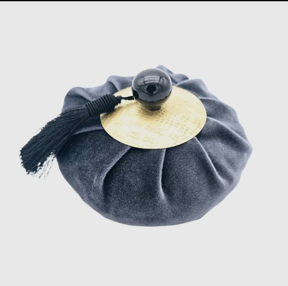 Aumônière parfumée Poudre de riz velours gris AUTOUR DU PARFUM