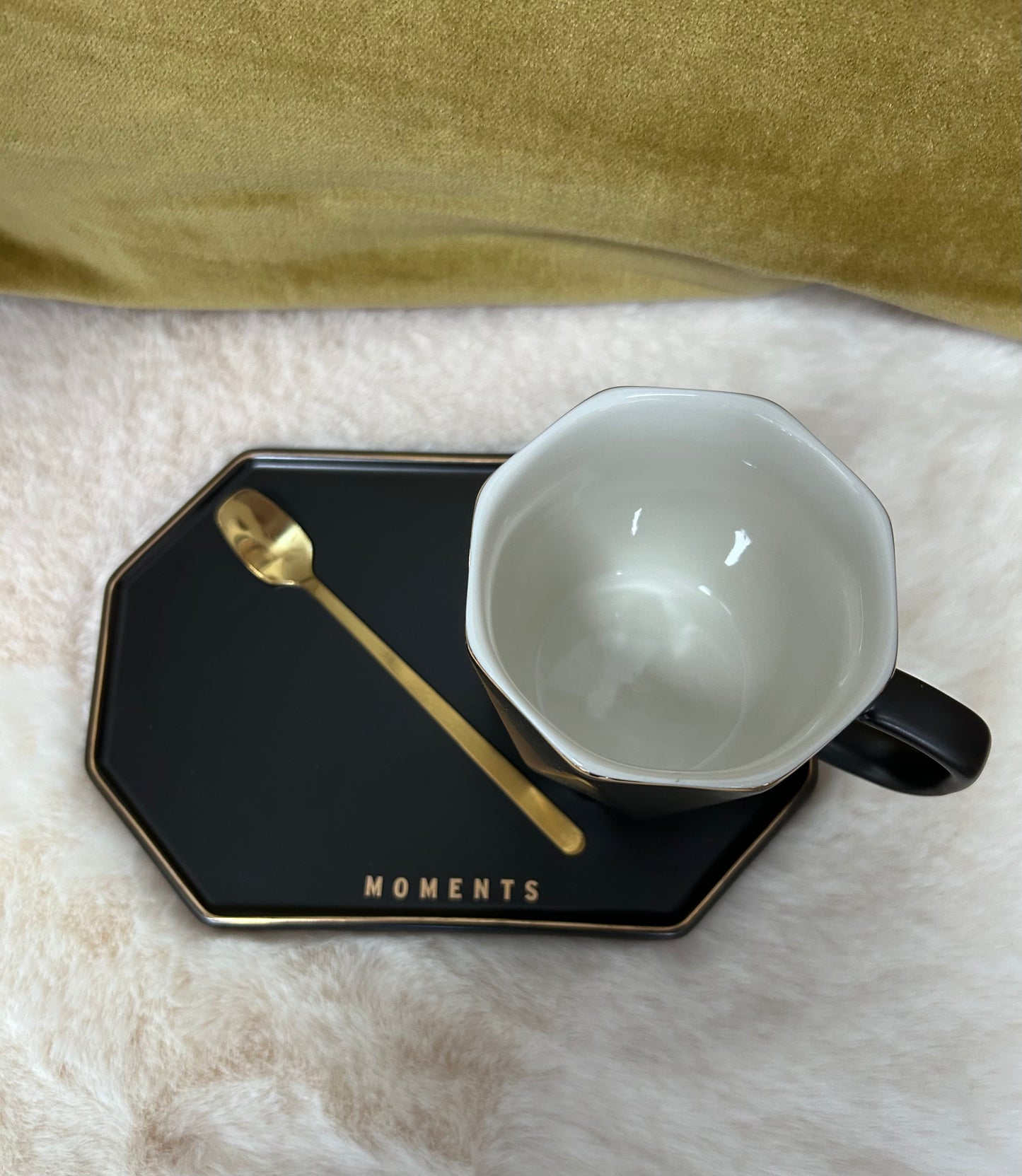 Ensemble Tasse, sous-tasse et cuillère Moments Black - J LINE