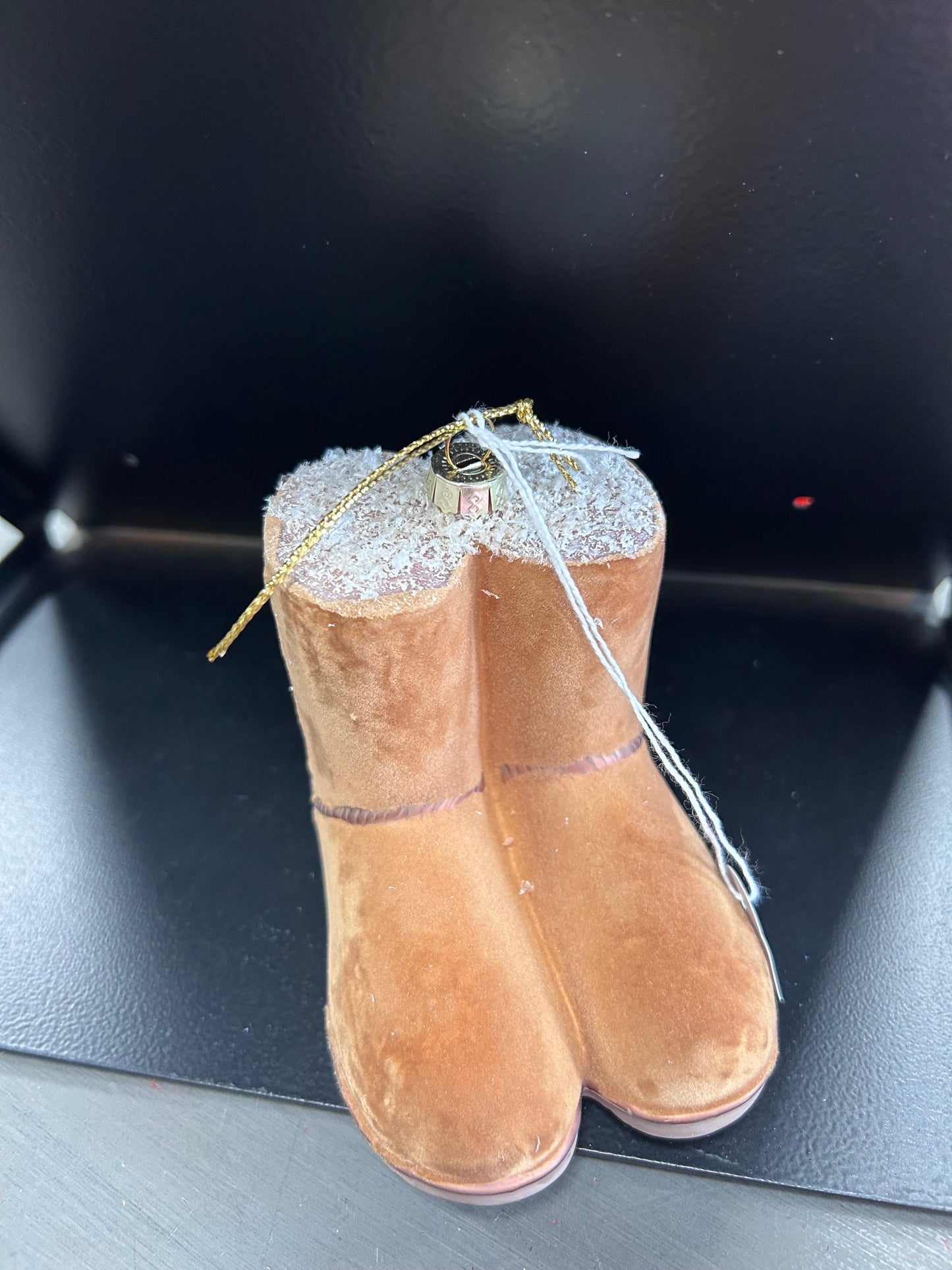 UGG