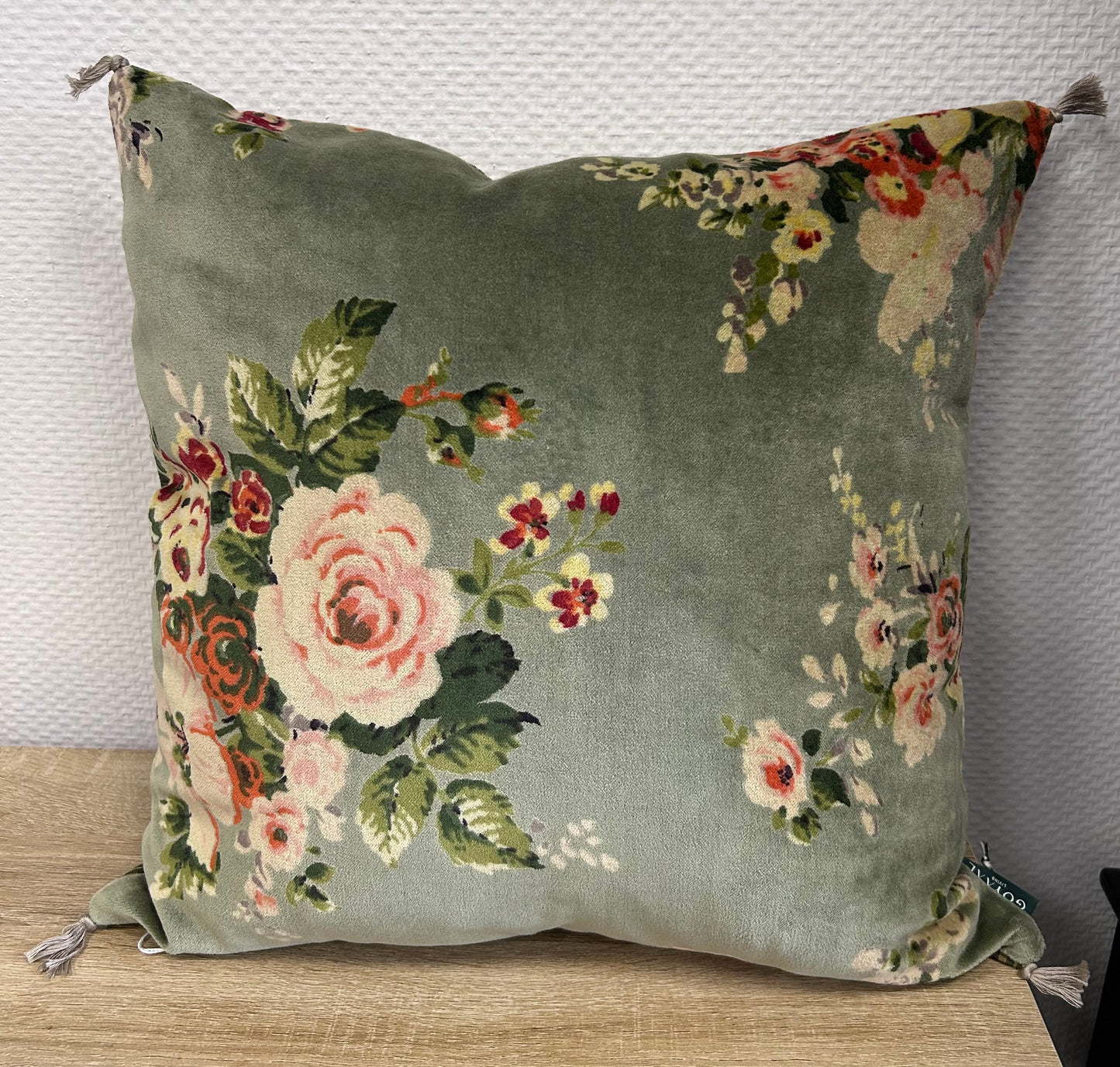 Housse de coussin velours floral - GOYAAL LIVING