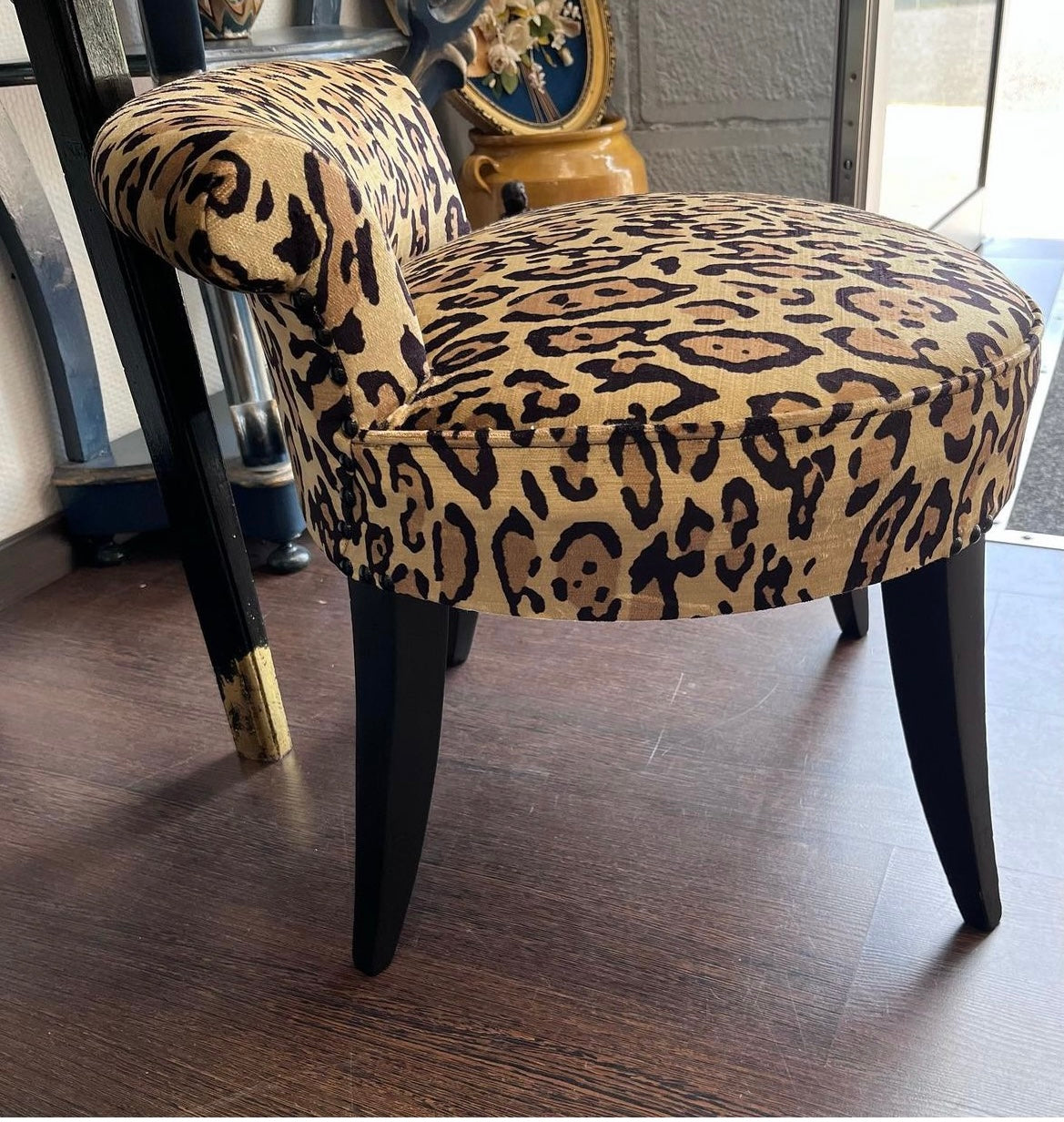 Chaise basse Léopard