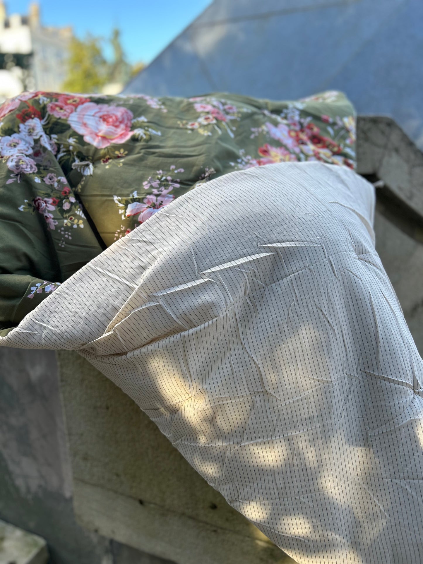 Bout de lit en coton vert floral GOYAAL LIVING