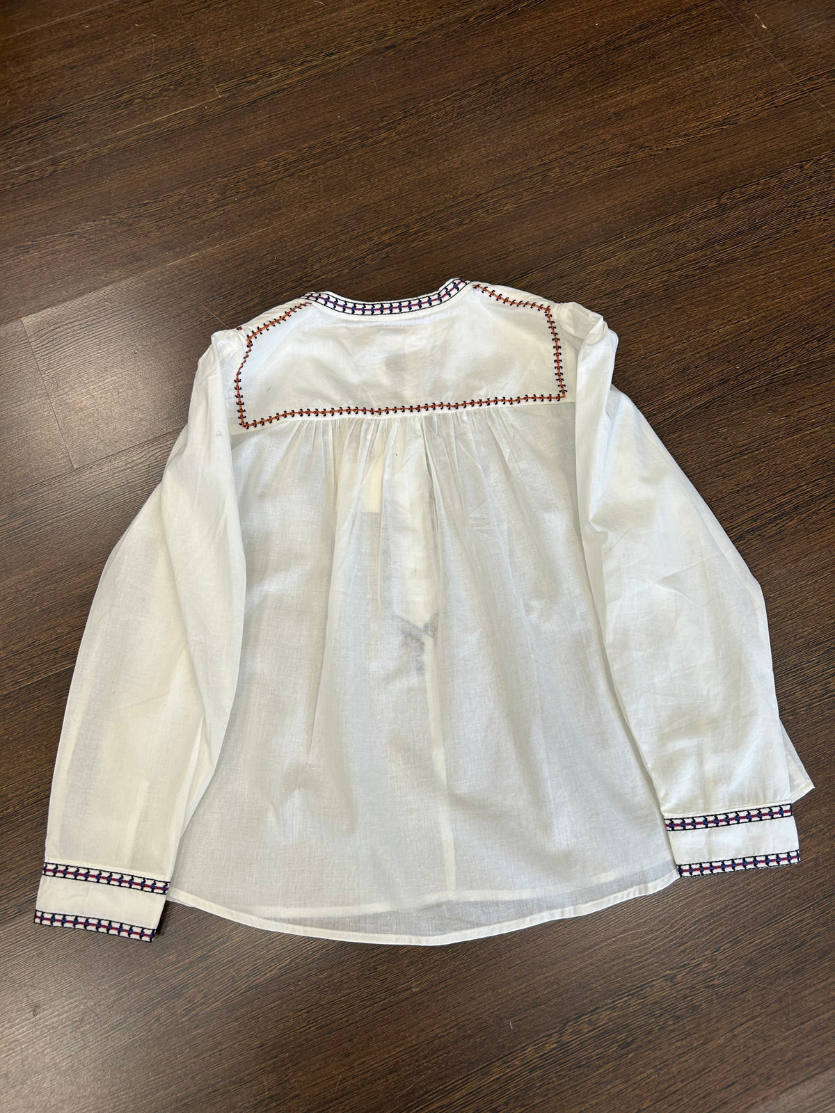 Blouse brodée