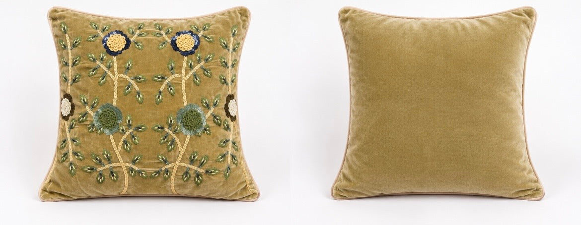 Coussin velours brodé - J line