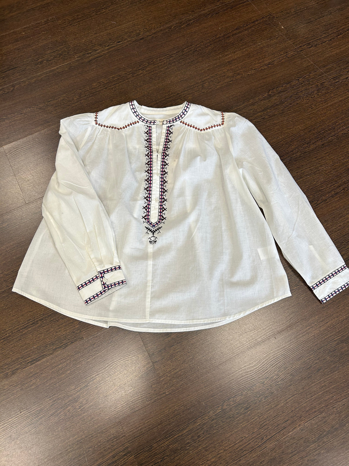 Blouse brodée