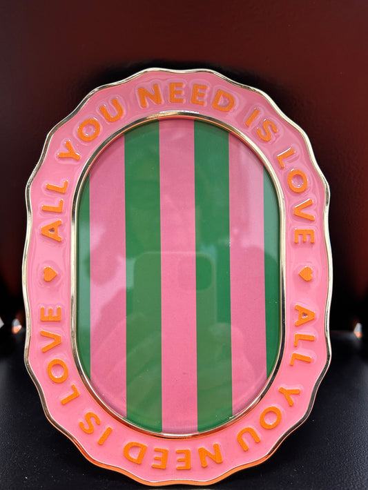 Cadre ALL YOU NEED IS LOVE