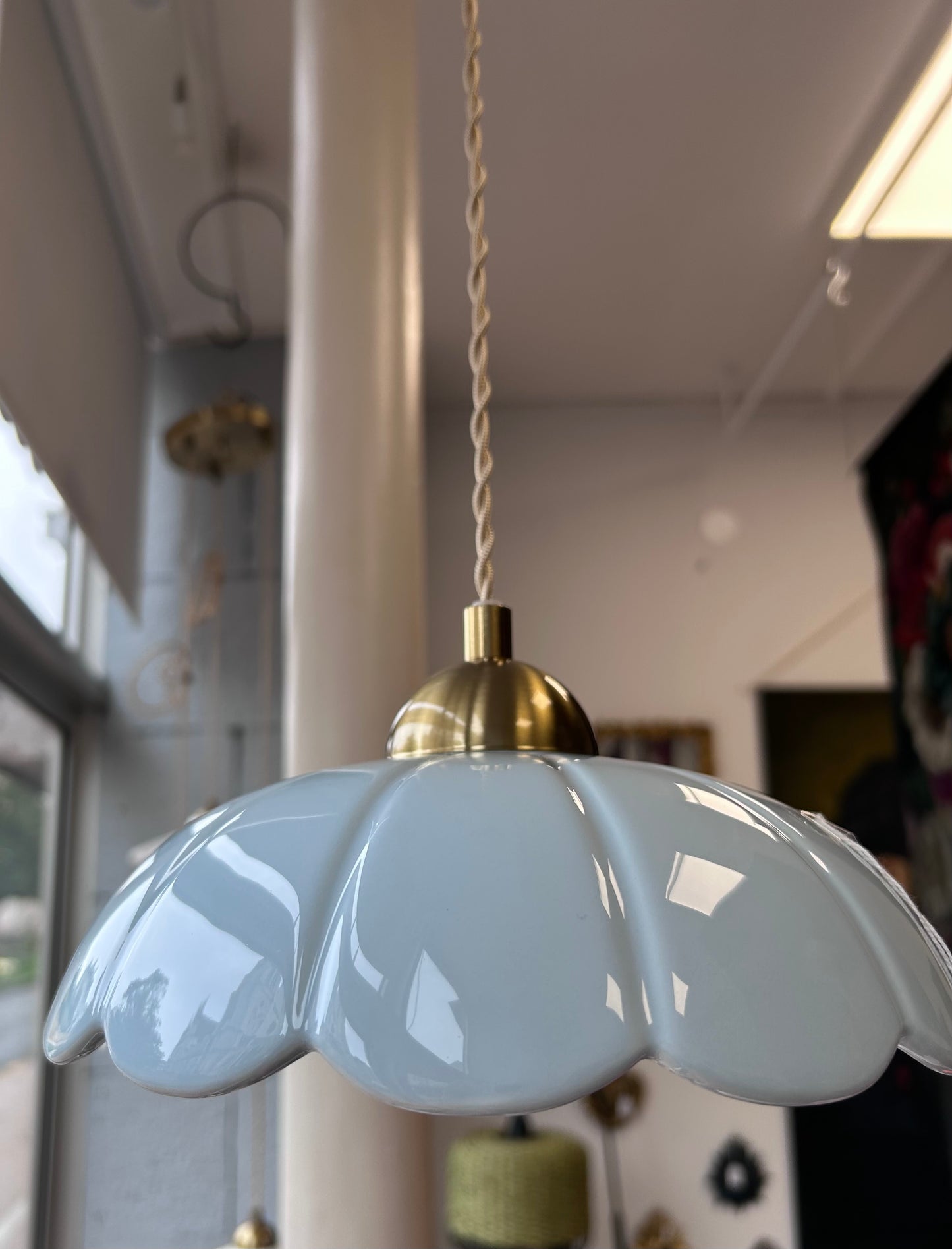 Suspension céramique bleue